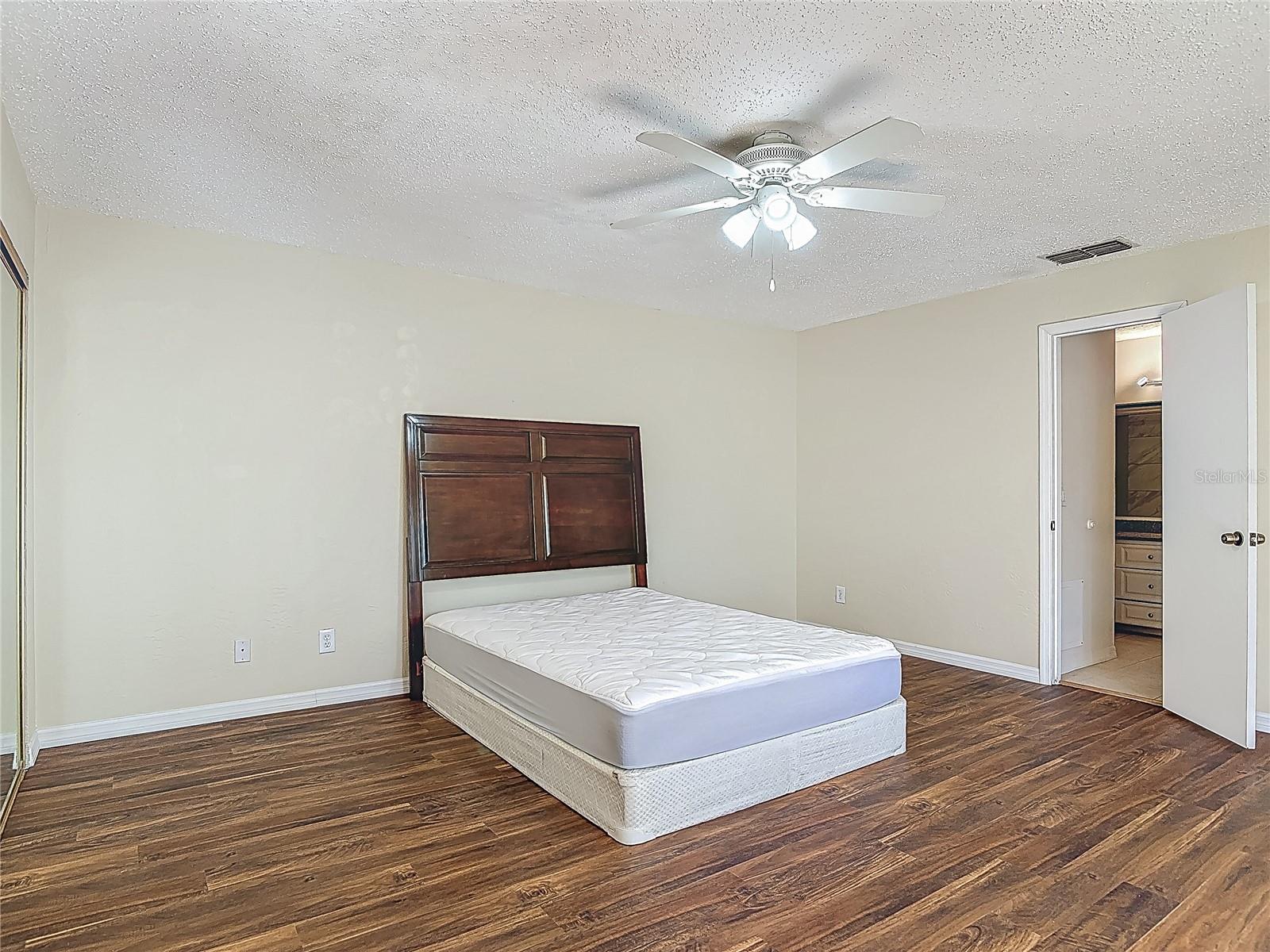 Image 19 of 44 For 95 Moonstone Court