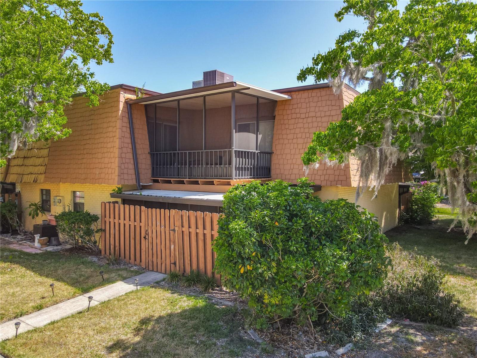 Image 37 of 44 For 95 Moonstone Court