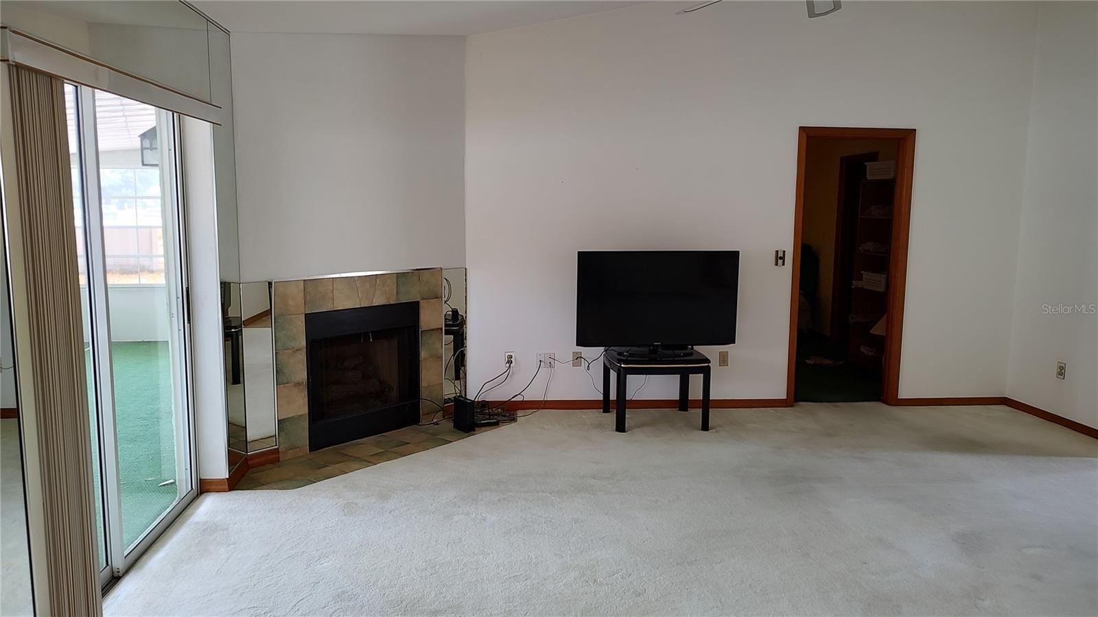 Image 8 of 12 For 1077 Willow Wood Drive