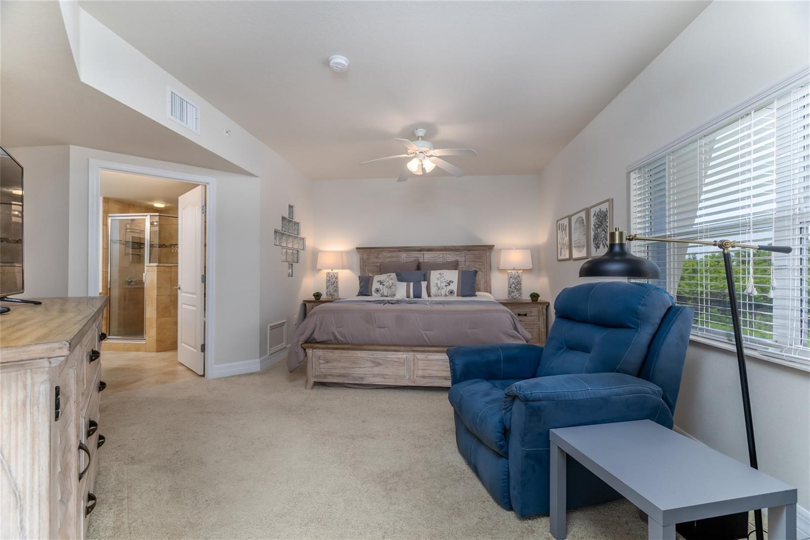 Image 14 of 41 For 5300 Atlantic Avenue 17-207
