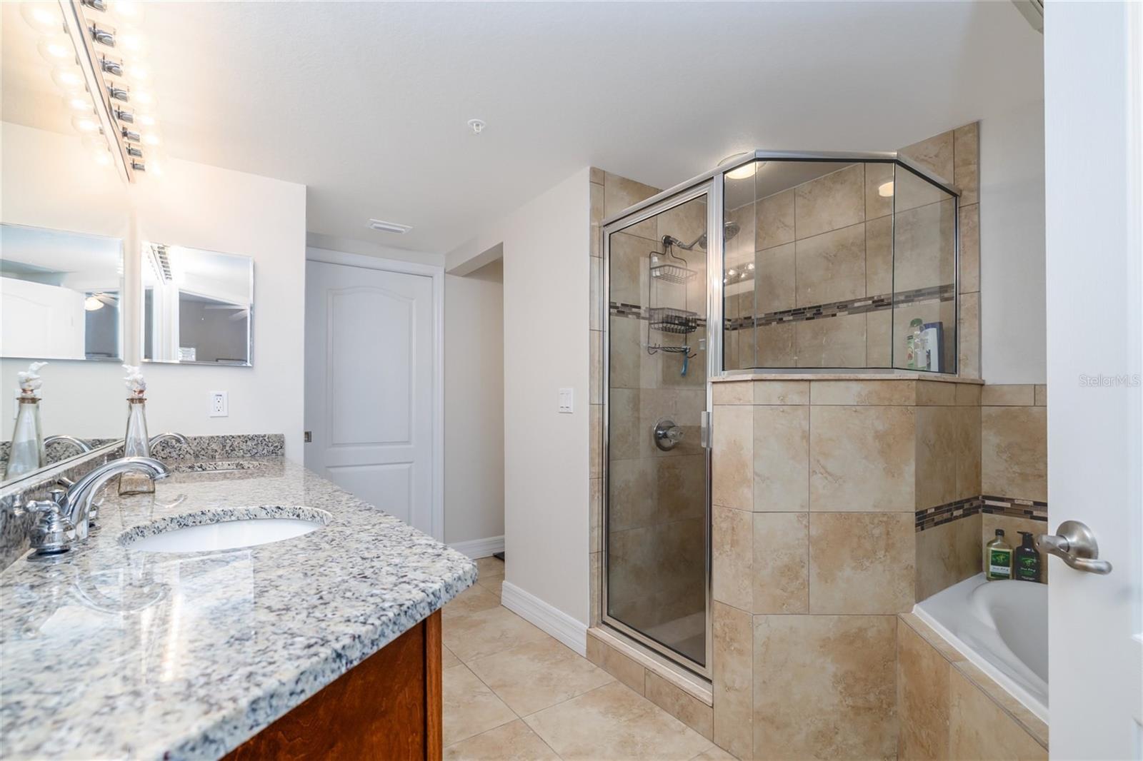 Image 18 of 41 For 5300 Atlantic Avenue 17-207