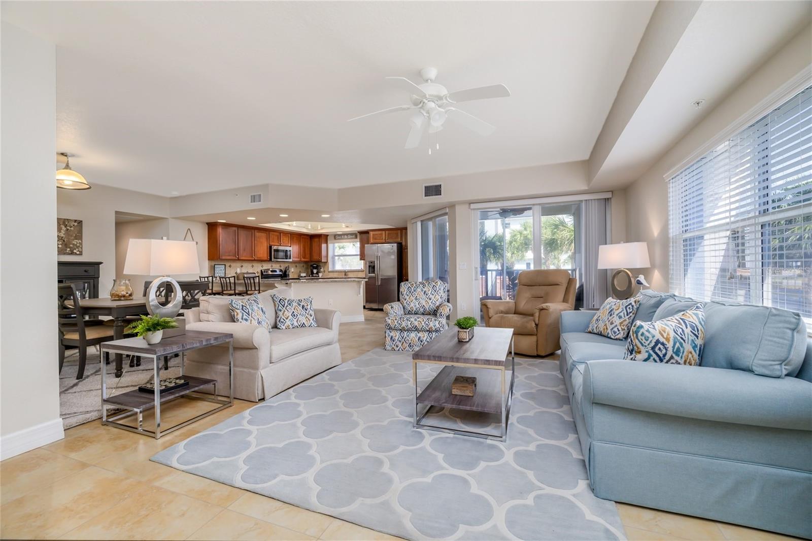 Image 4 of 41 For 5300 Atlantic Avenue 17-207