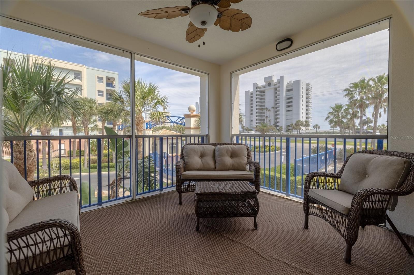 Image 5 of 41 For 5300 Atlantic Avenue 17-207