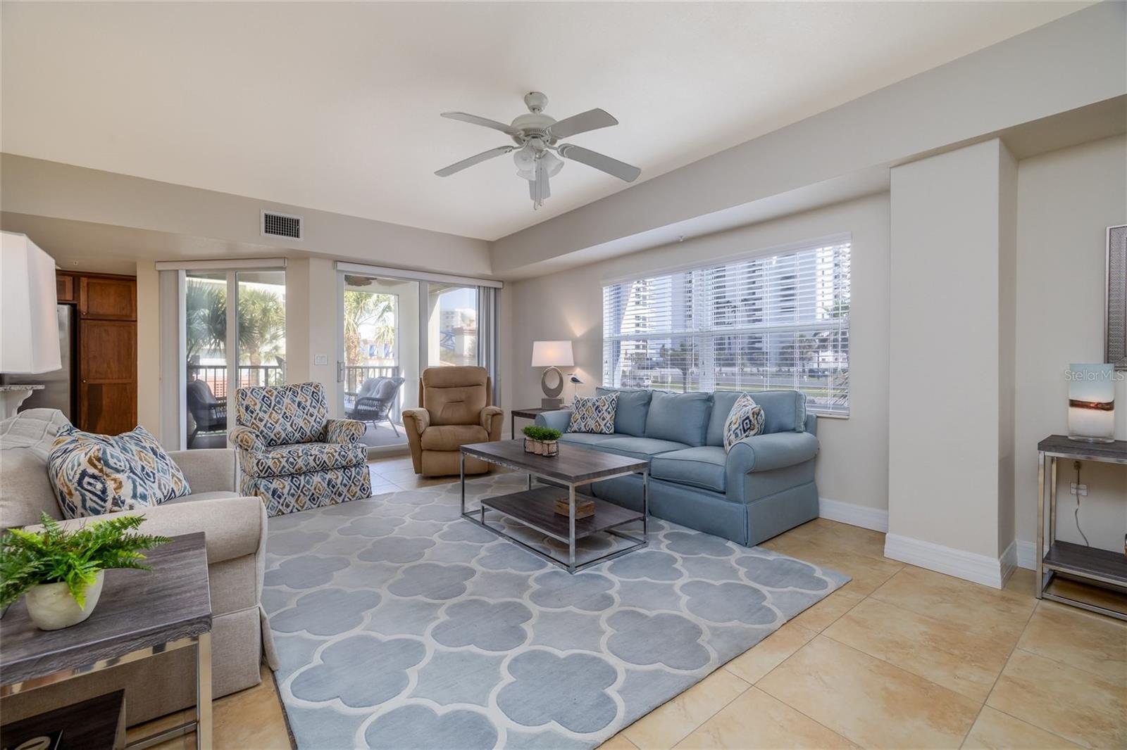 Image 6 of 41 For 5300 Atlantic Avenue 17-207