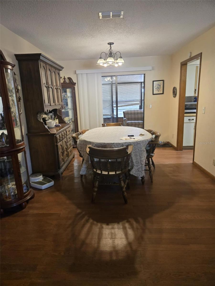Image 3 of 11 For 2725 Travelers Palm Drive