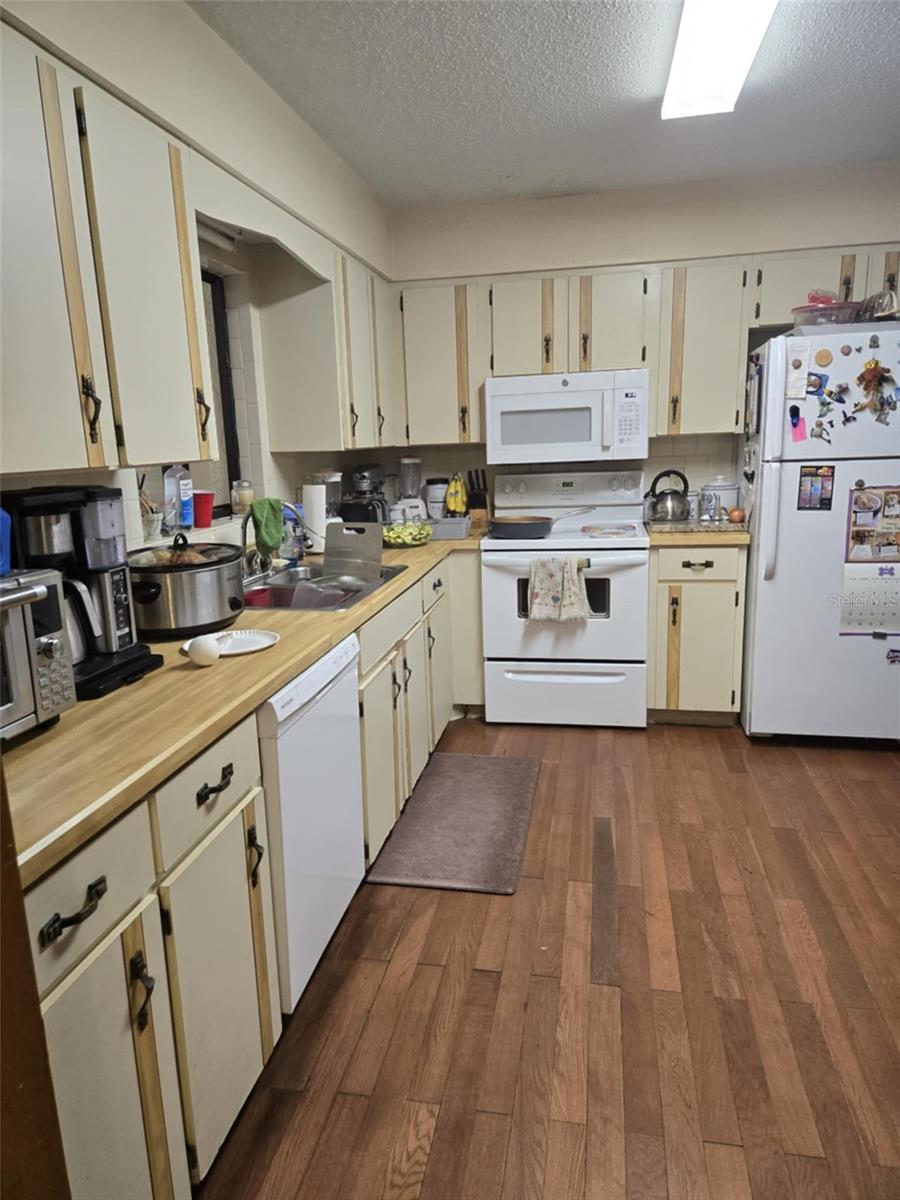 Image 4 of 11 For 2725 Travelers Palm Drive