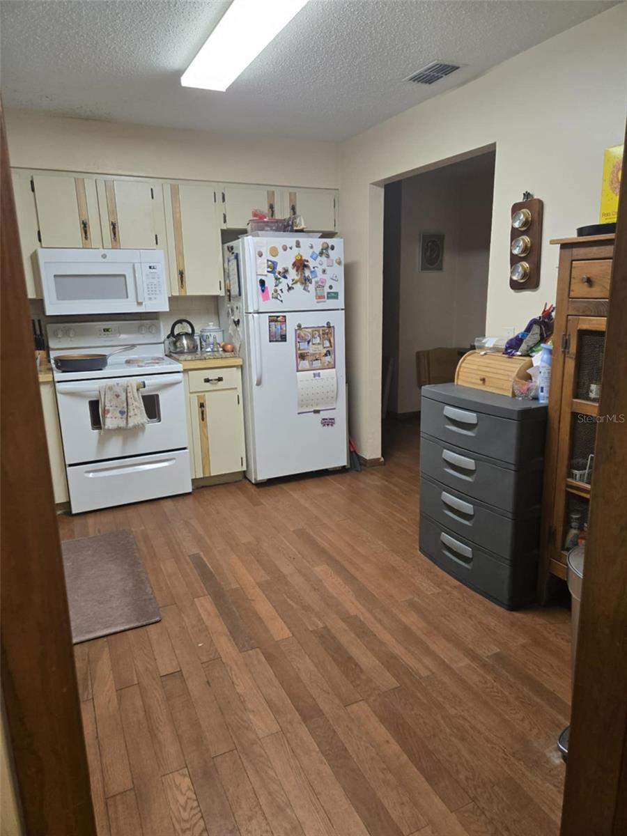 Image 5 of 11 For 2725 Travelers Palm Drive