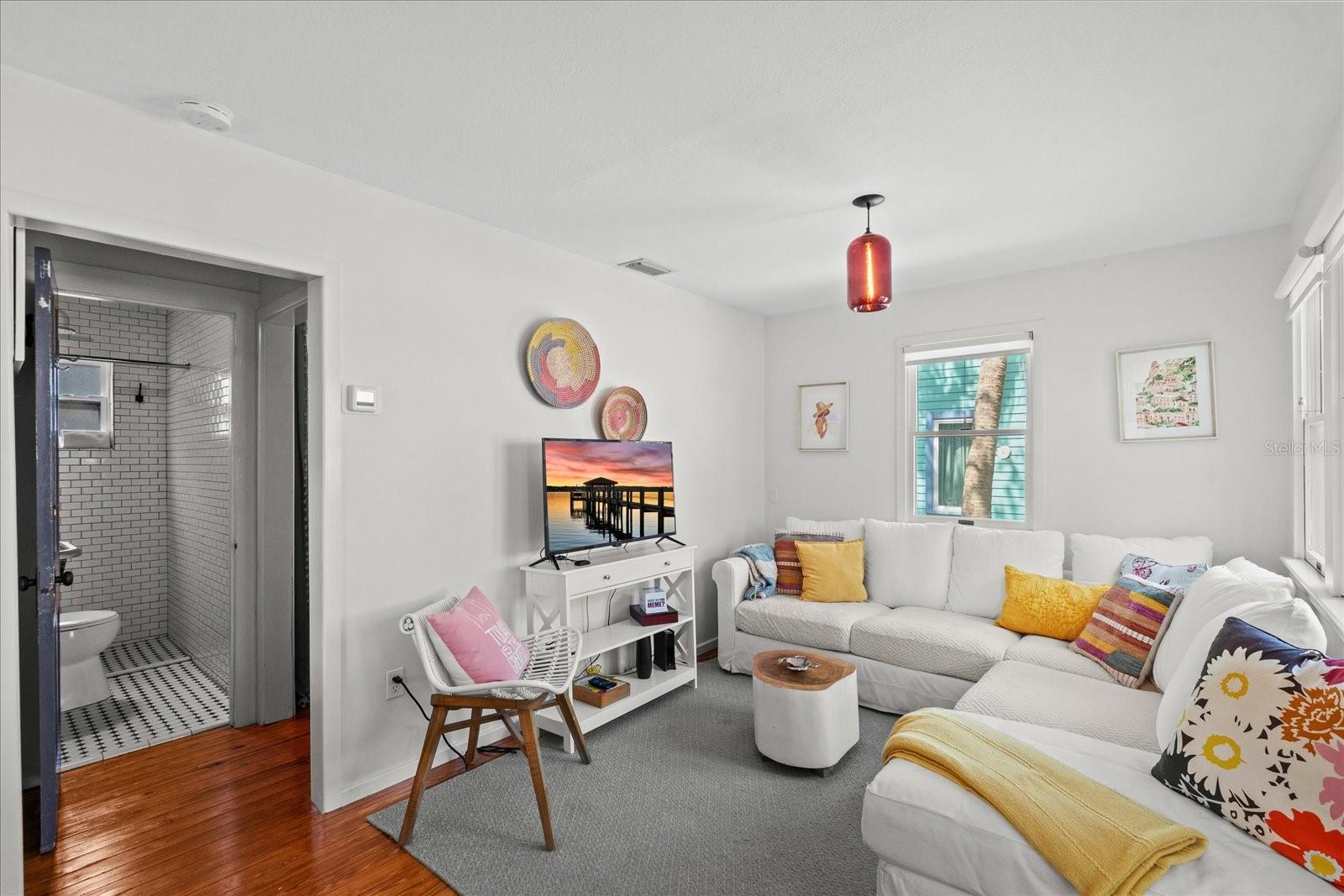 Image 15 of 44 For 209 Esther Street