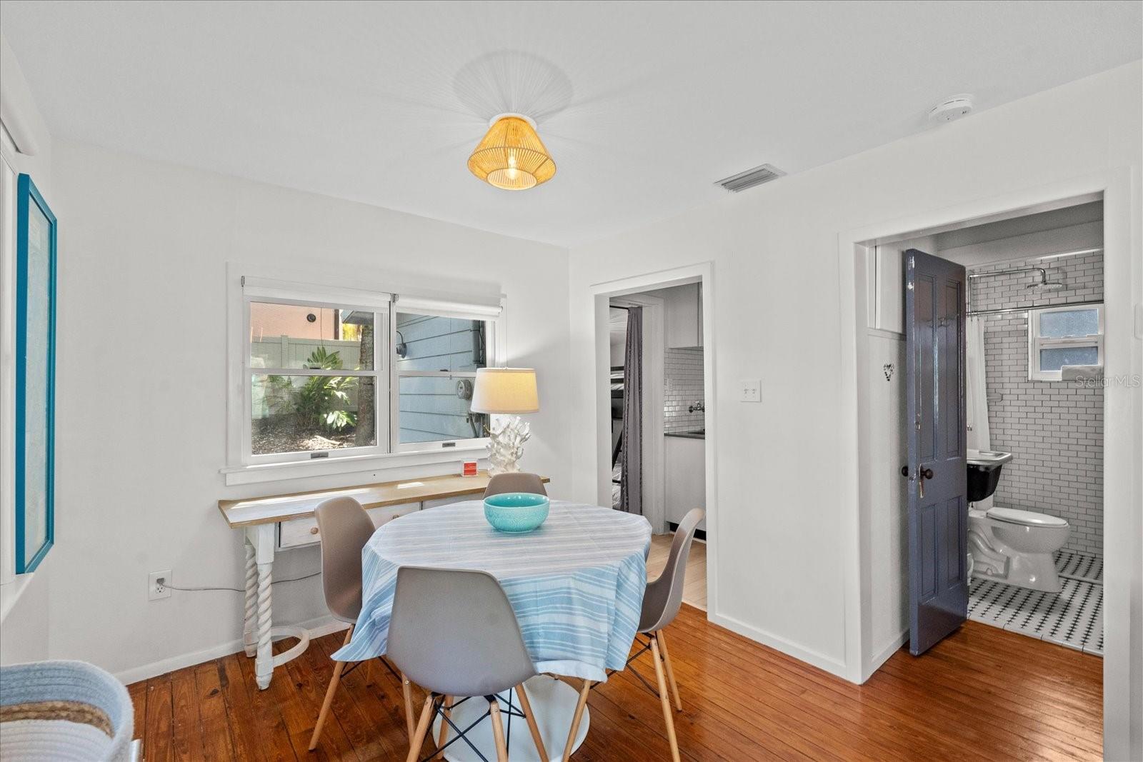 Image 18 of 44 For 209 Esther Street