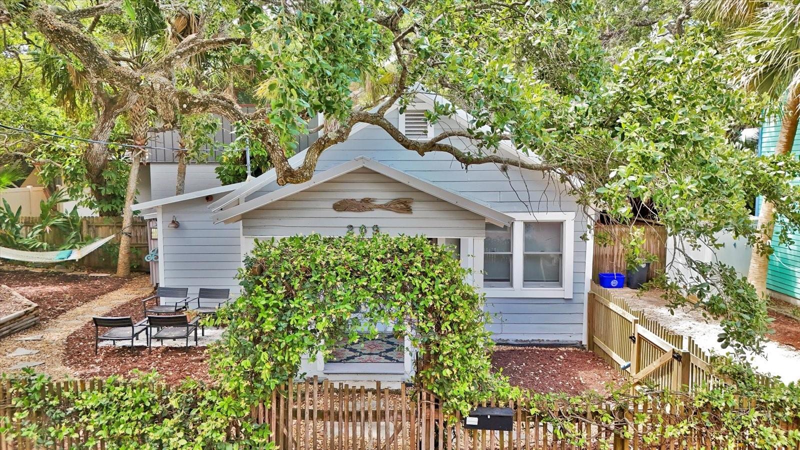 Image 2 of 44 For 209 Esther Street