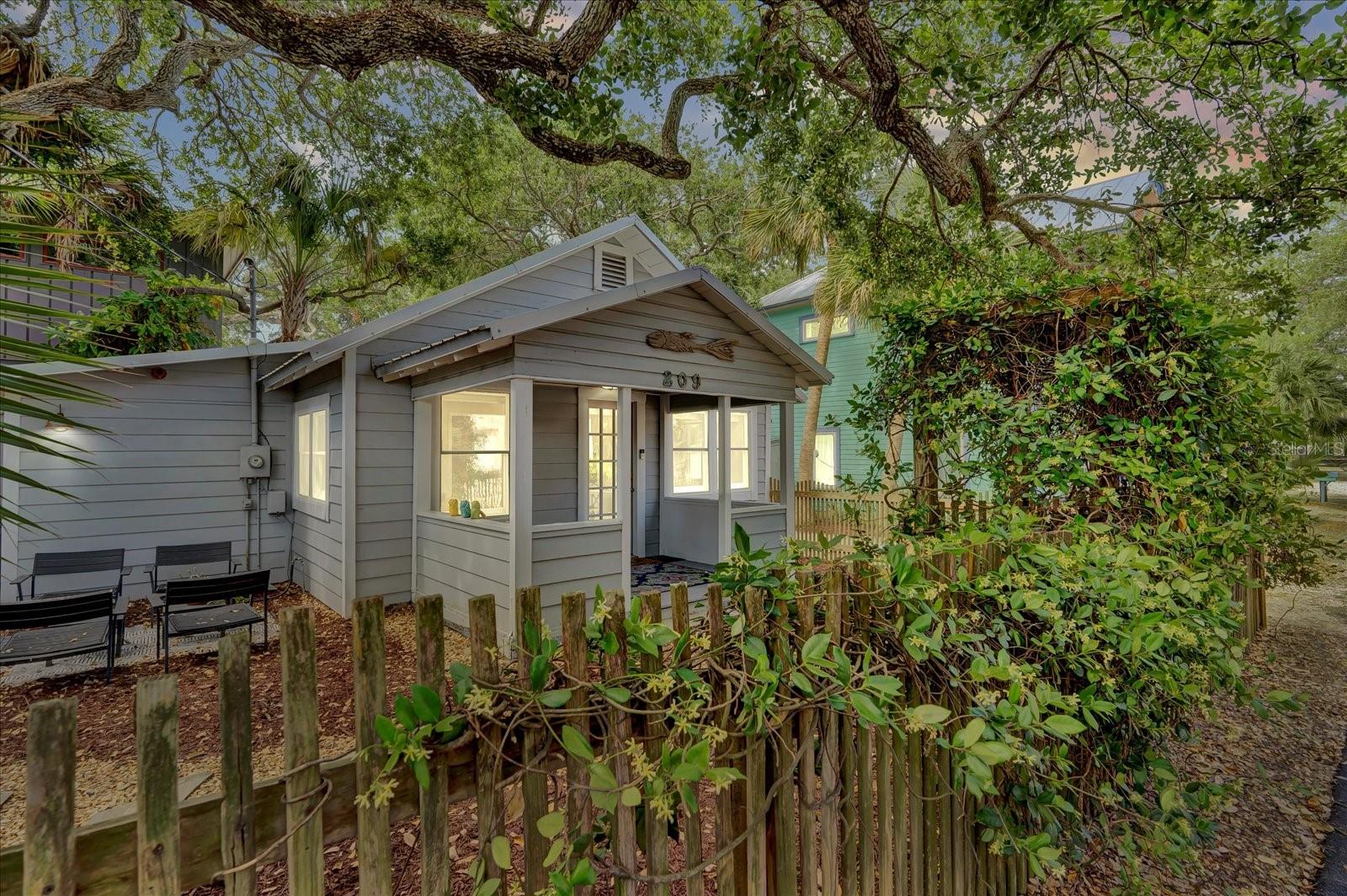 Image 34 of 44 For 209 Esther Street