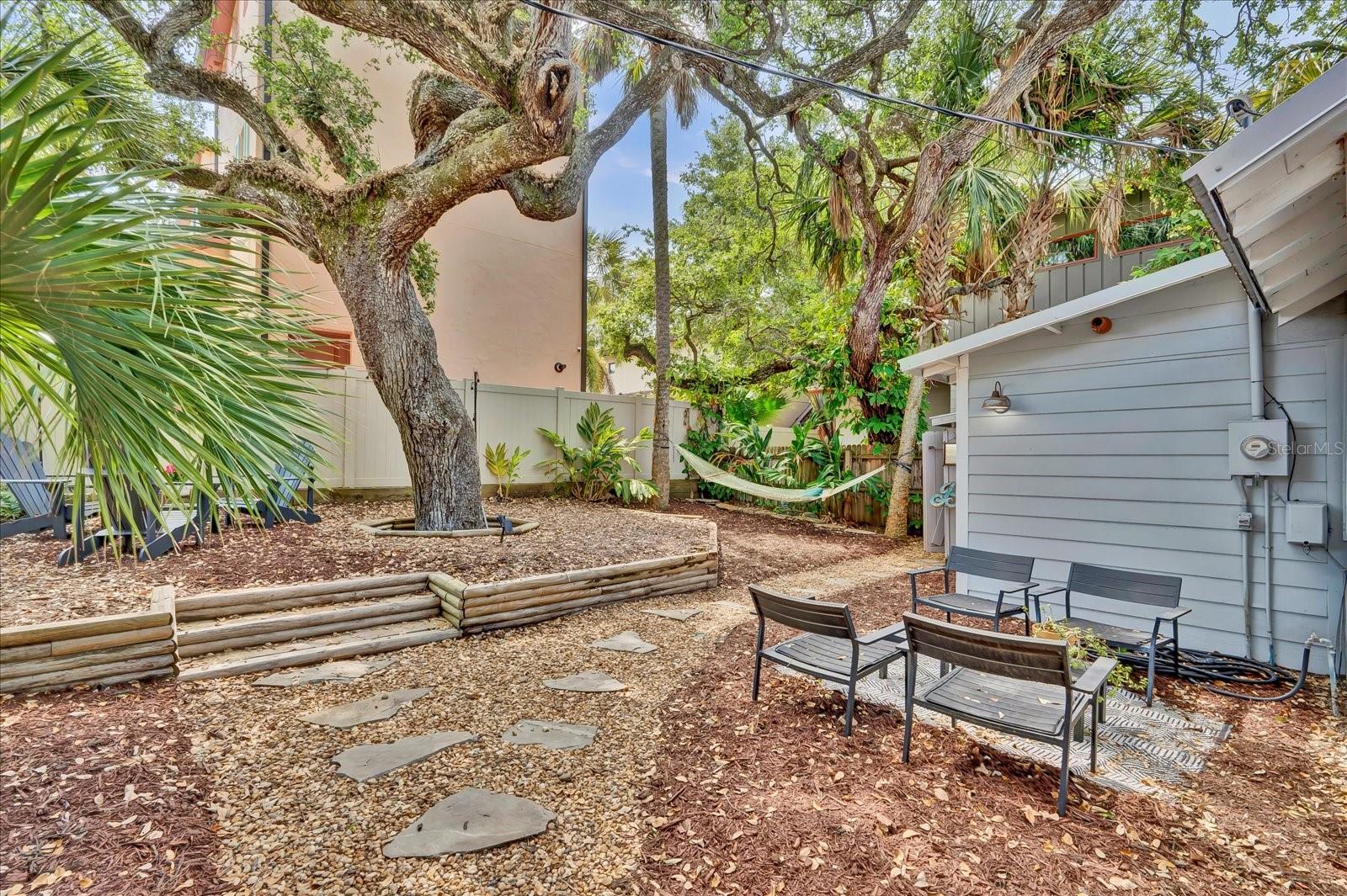 Image 39 of 44 For 209 Esther Street