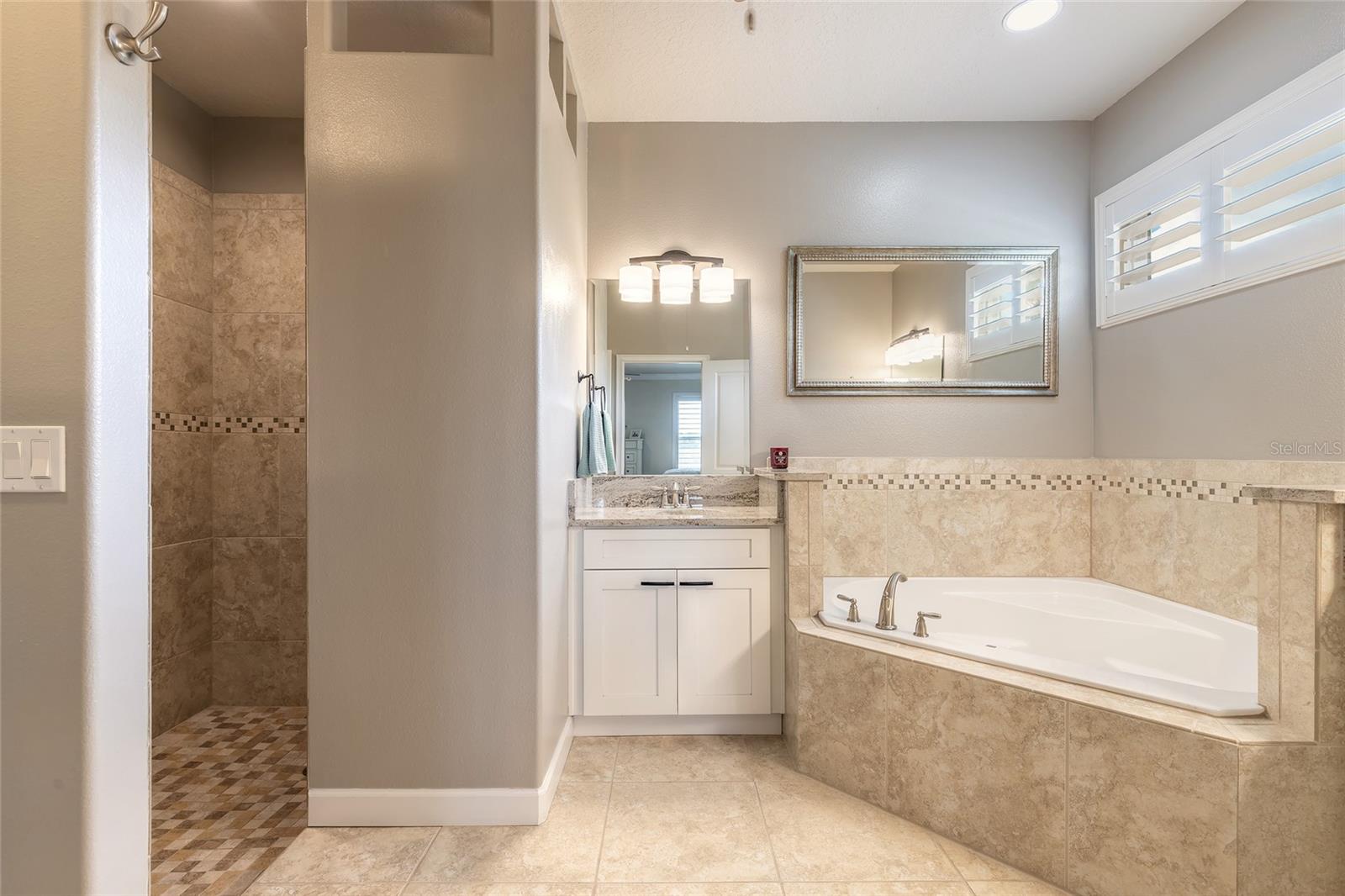 Image 21 of 66 For 2913 Linari Court