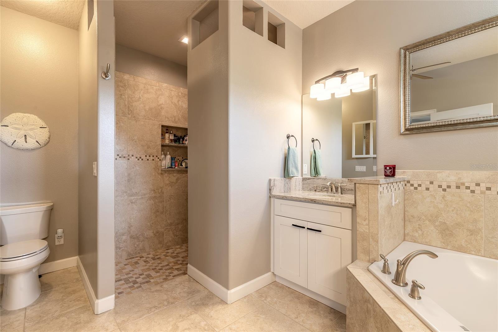 Image 22 of 66 For 2913 Linari Court