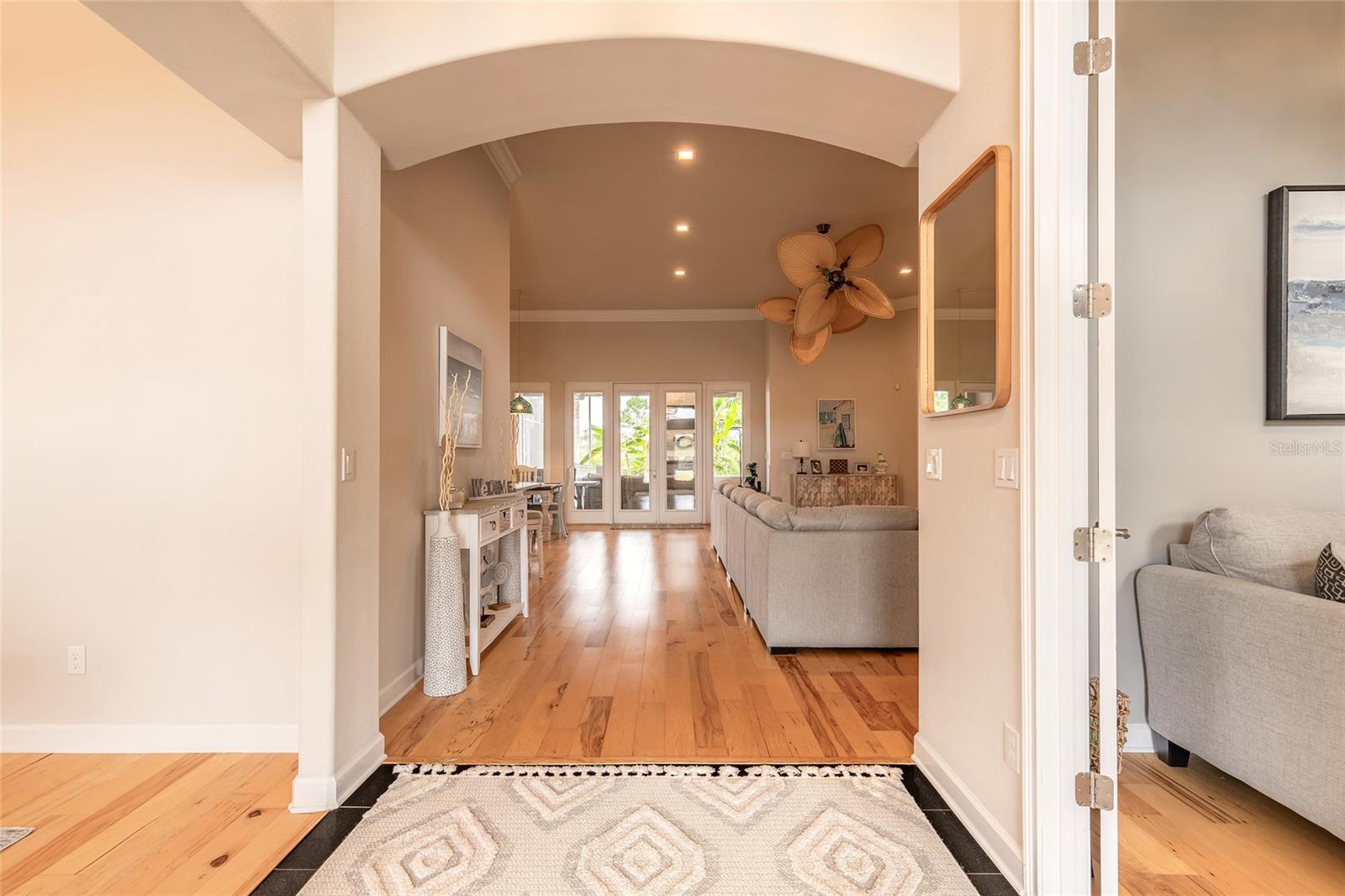 Image 38 of 66 For 2913 Linari Court