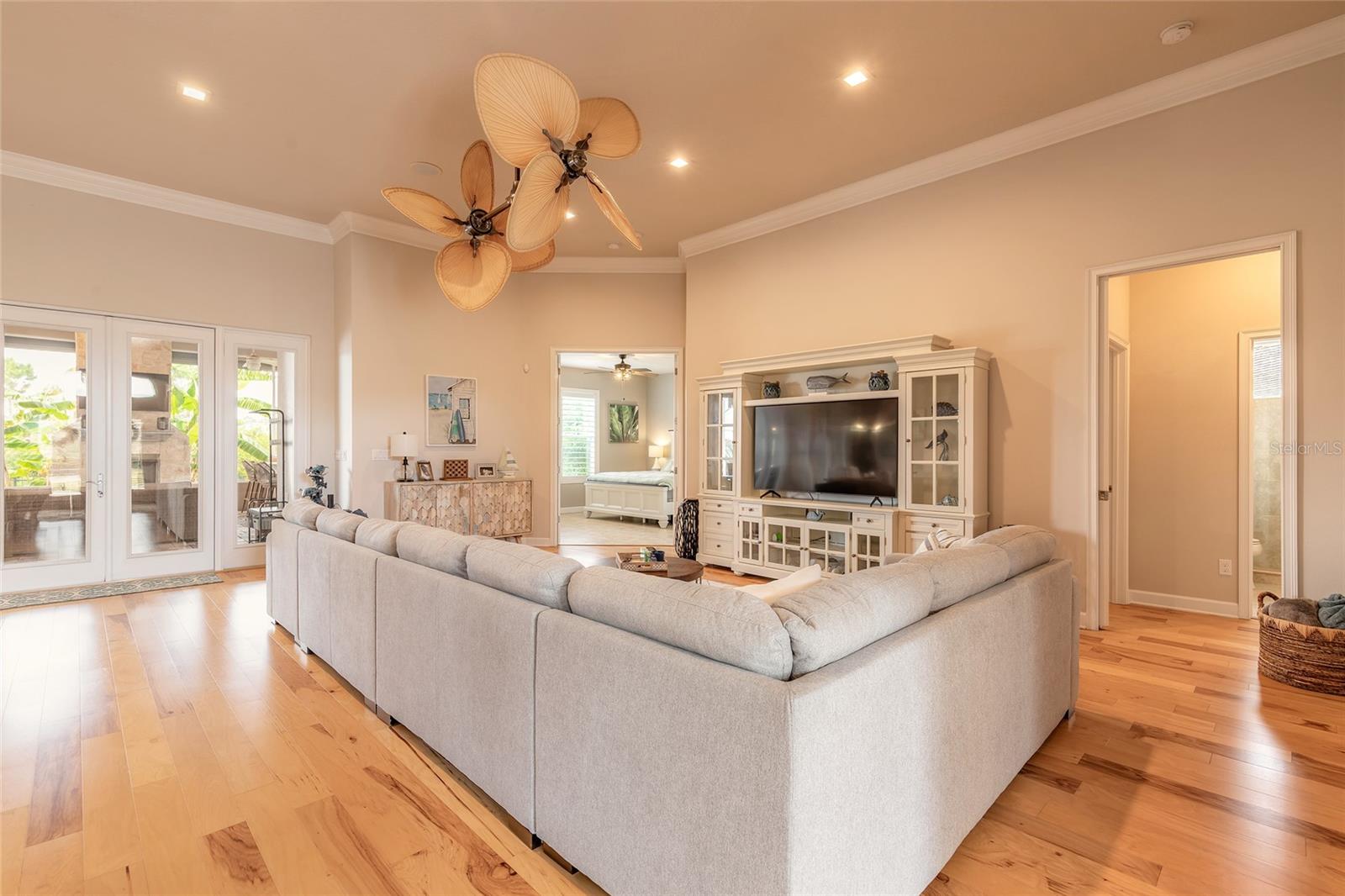 Image 41 of 66 For 2913 Linari Court