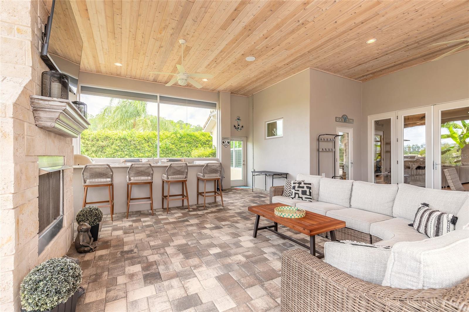 Image 49 of 66 For 2913 Linari Court