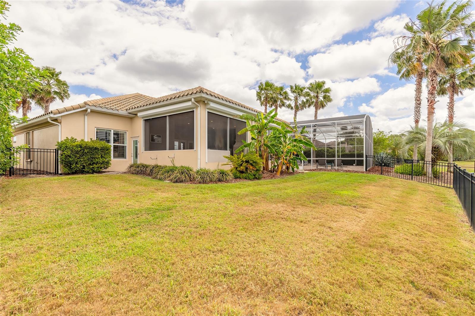 Image 56 of 66 For 2913 Linari Court