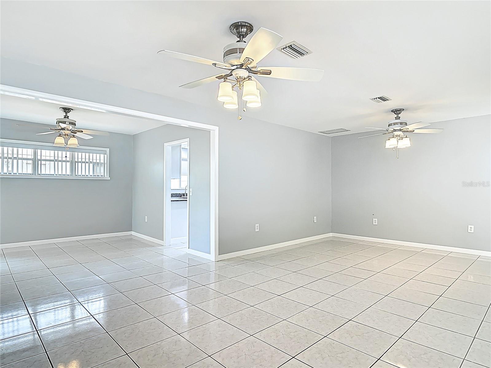Image 10 of 51 For 1812 Bayview Drive