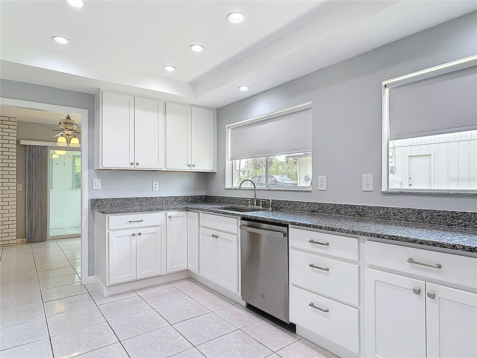 Image 13 of 51 For 1812 Bayview Drive