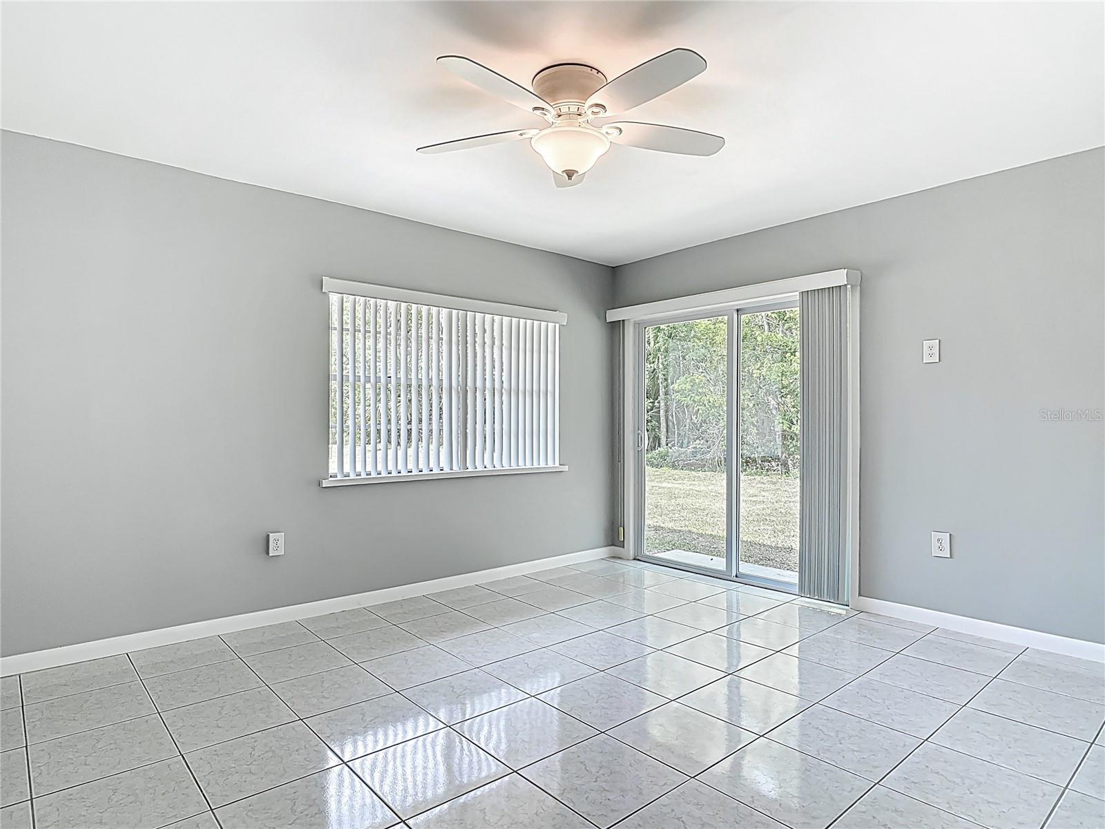 Image 32 of 51 For 1812 Bayview Drive