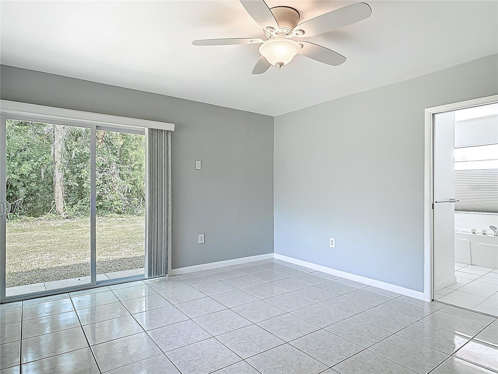 Image 33 of 51 For 1812 Bayview Drive