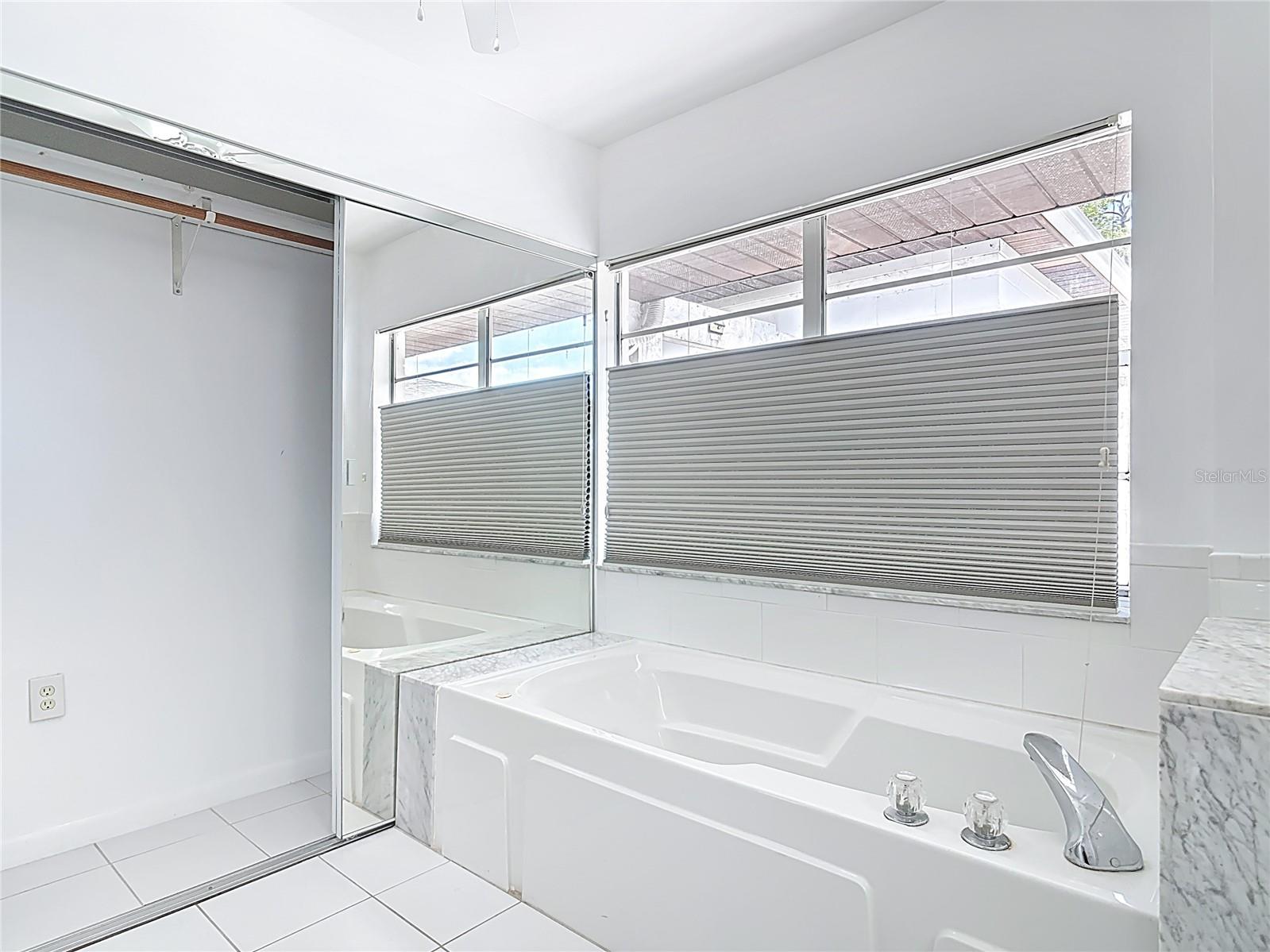 Image 36 of 51 For 1812 Bayview Drive