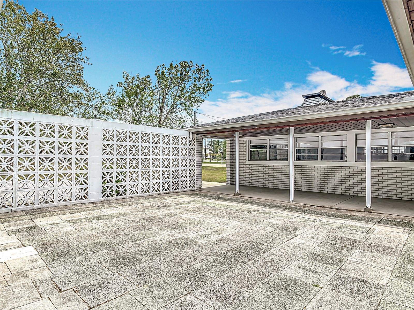 Image 6 of 51 For 1812 Bayview Drive