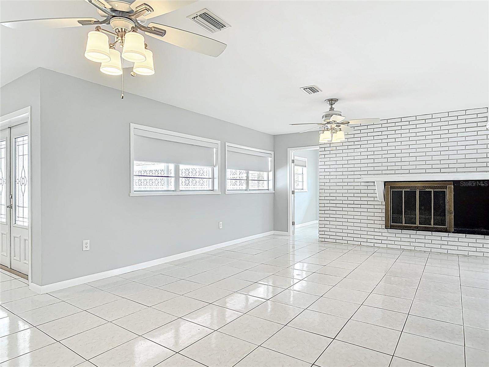 Image 9 of 51 For 1812 Bayview Drive