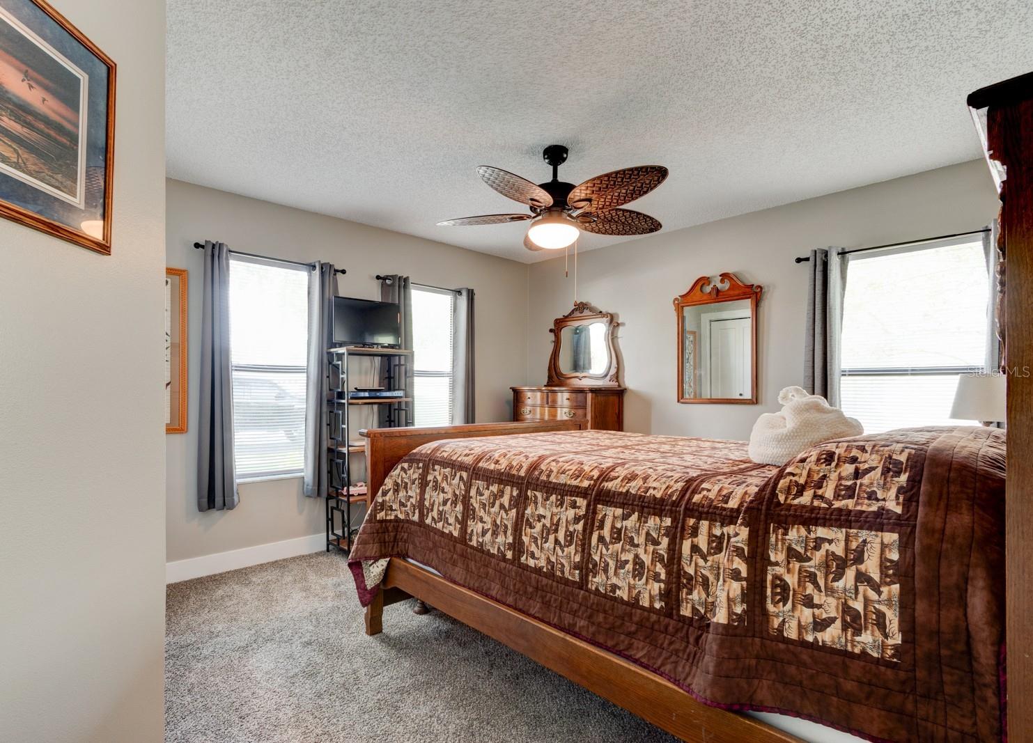 Image 14 of 27 For 706 Sky Tree Court