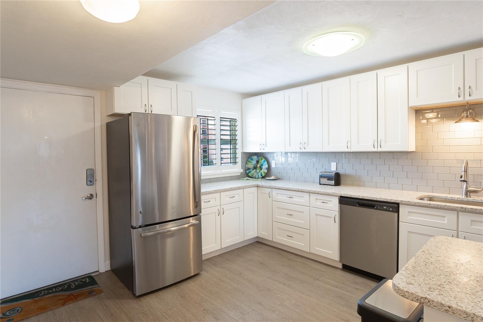 Image 10 of 25 For 4151 Atlantic Avenue 414