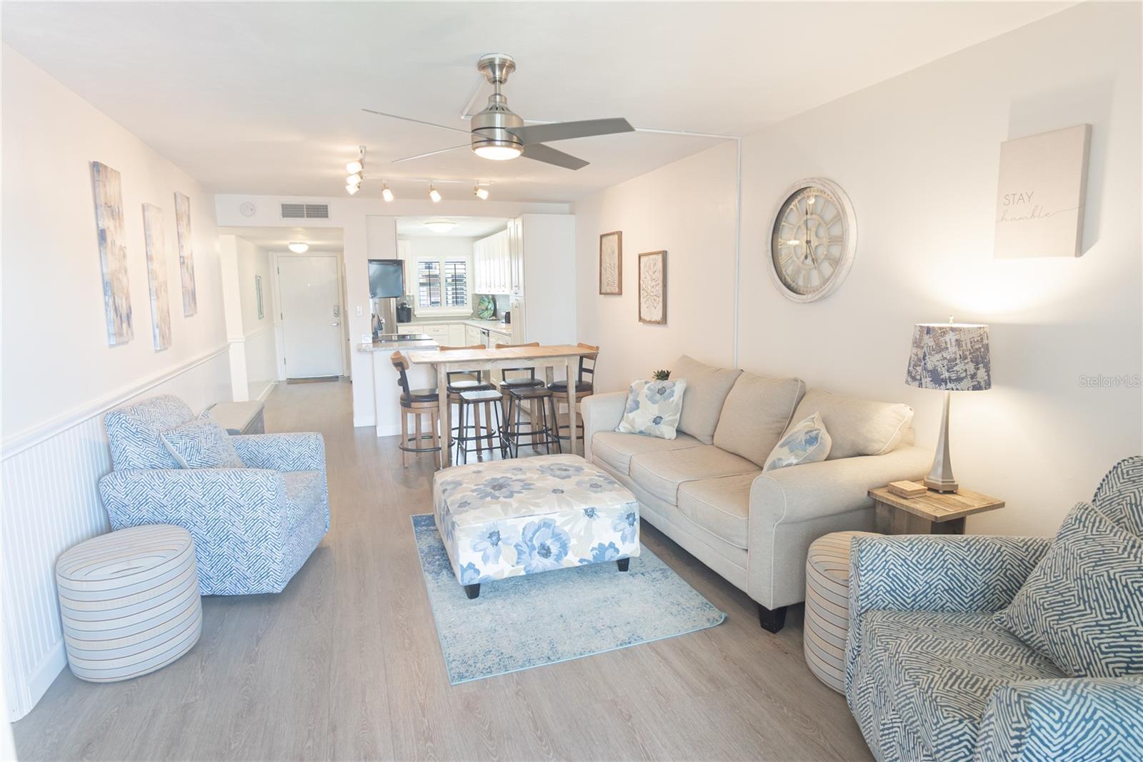 Image 16 of 25 For 4151 Atlantic Avenue 414