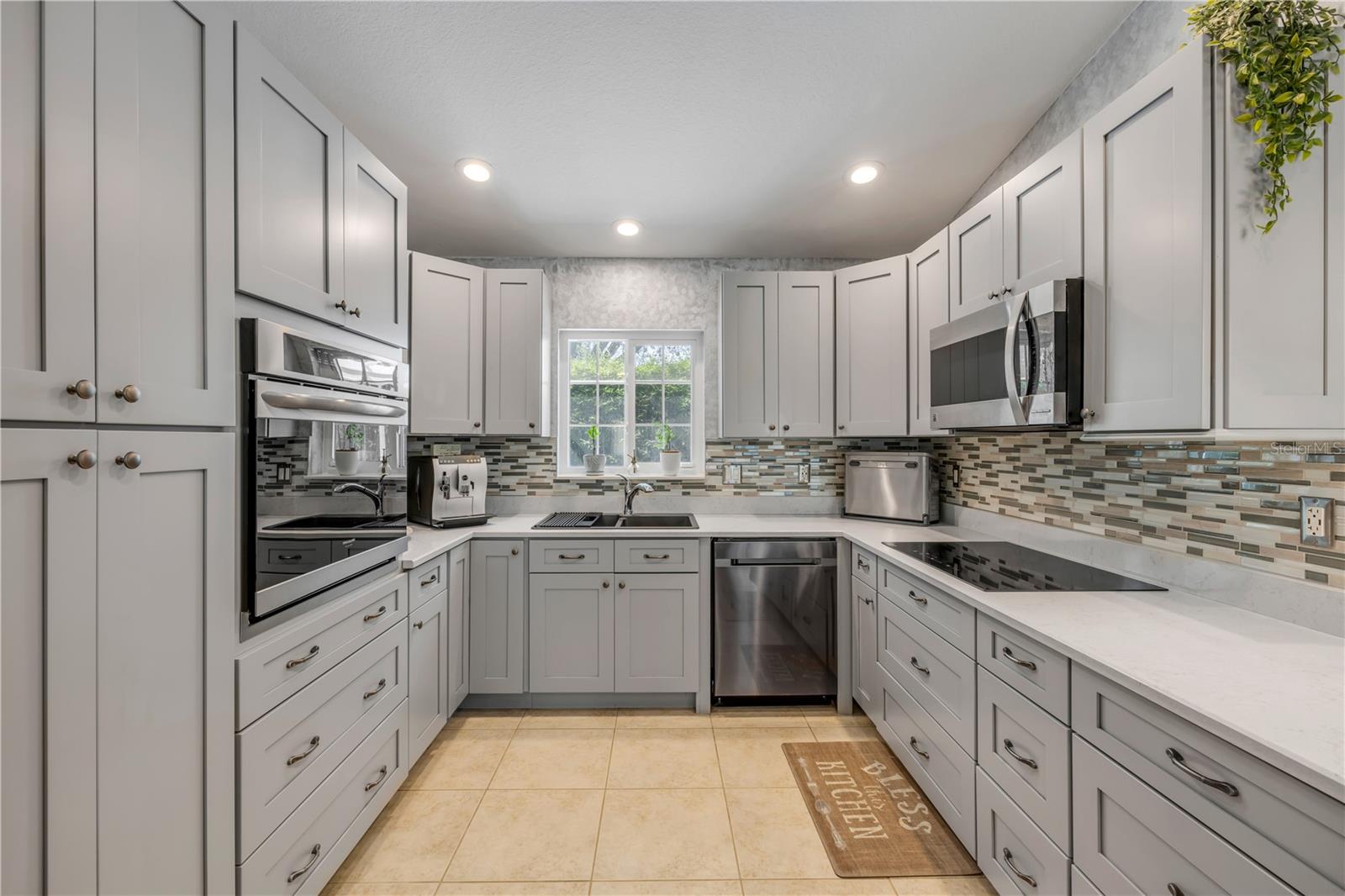Image 17 of 49 For 995 16th Street