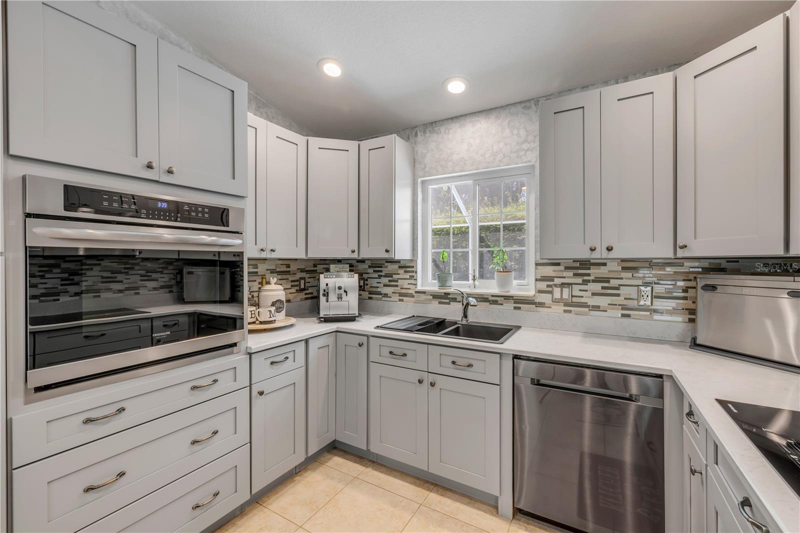 Image 18 of 49 For 995 16th Street
