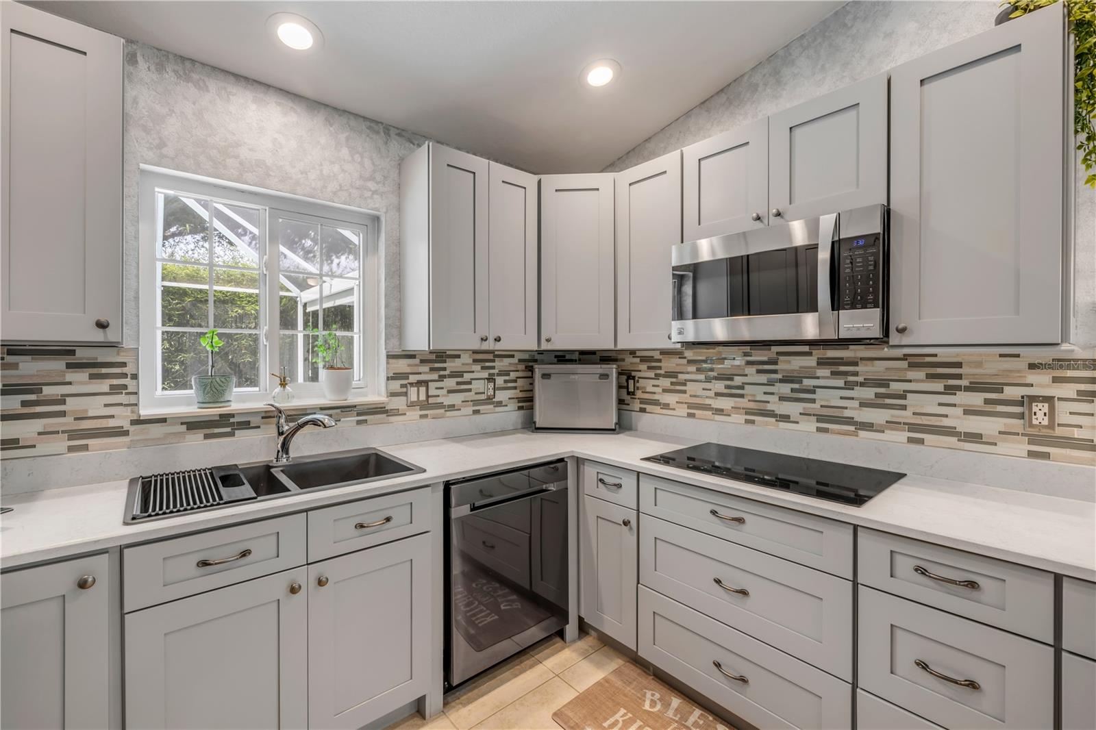 Image 19 of 49 For 995 16th Street