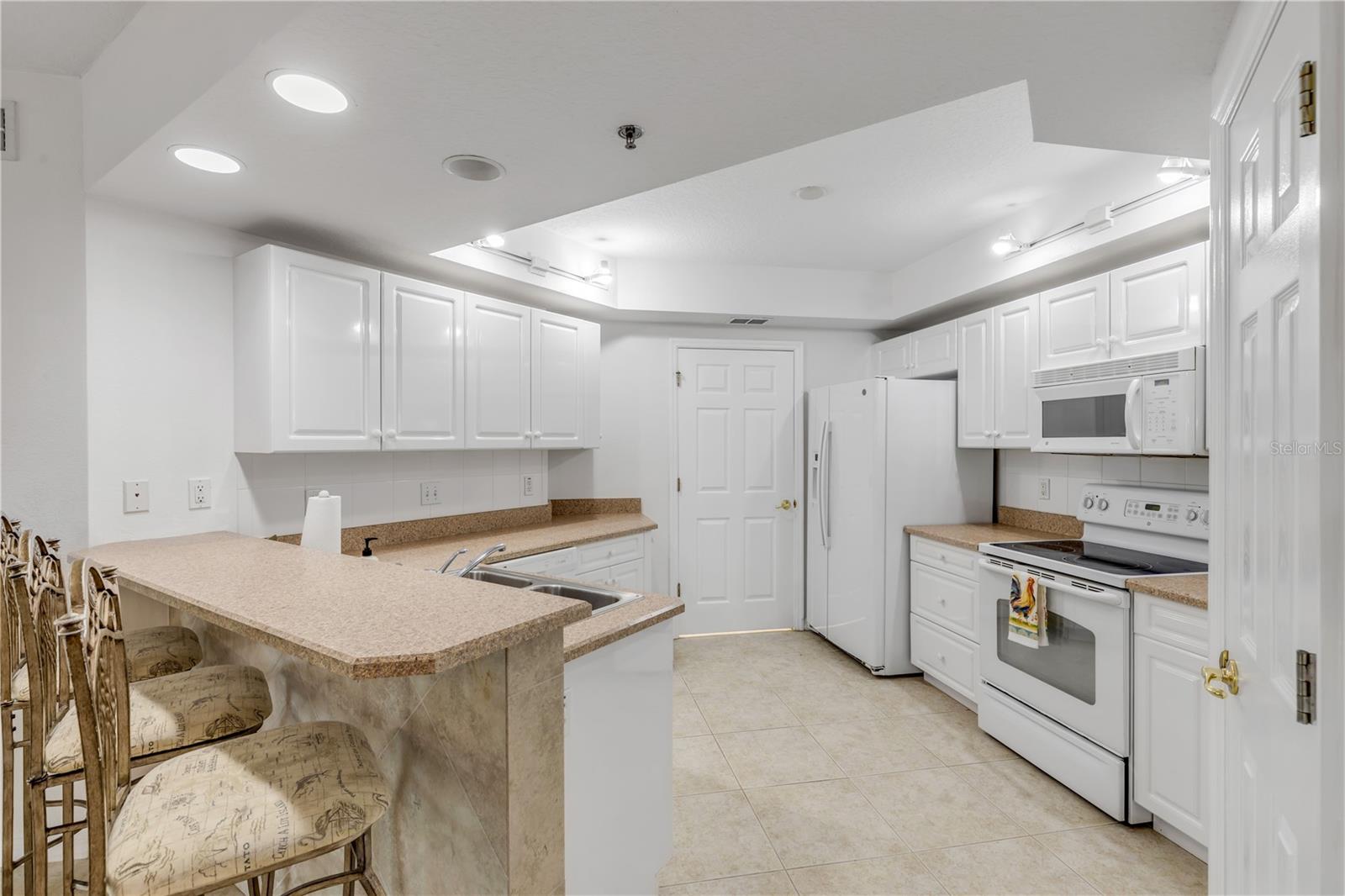 Image 11 of 62 For 5300 Atlantic Avenue 9-206