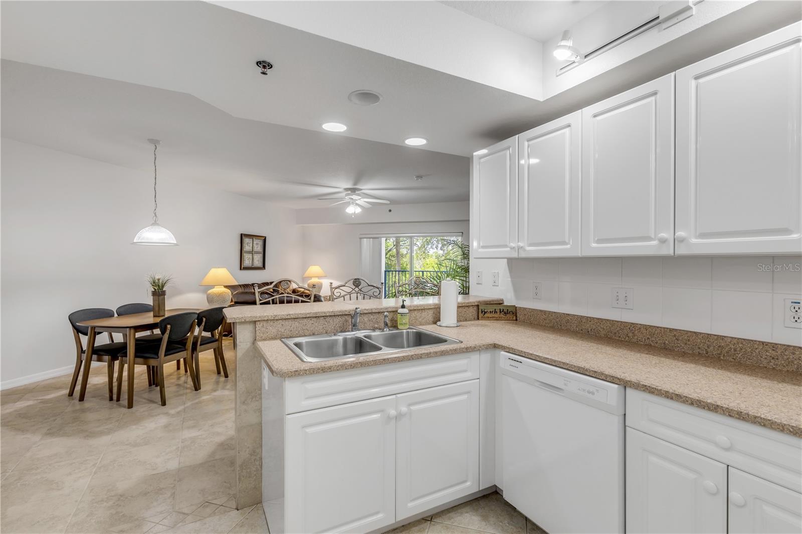 Image 13 of 62 For 5300 Atlantic Avenue 9-206