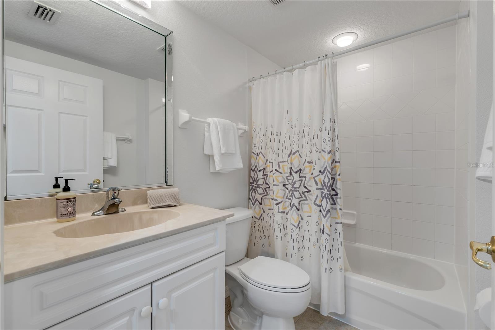 Image 33 of 62 For 5300 Atlantic Avenue 9-206