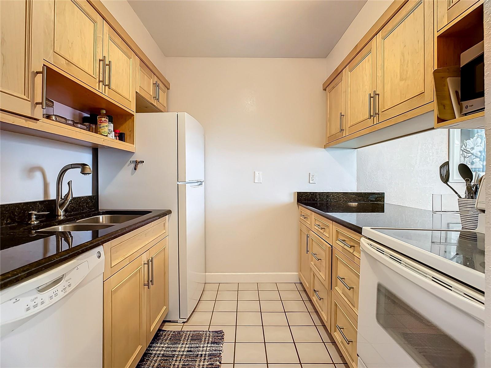 Image 4 of 14 For 4225 Atlantic Avenue 218