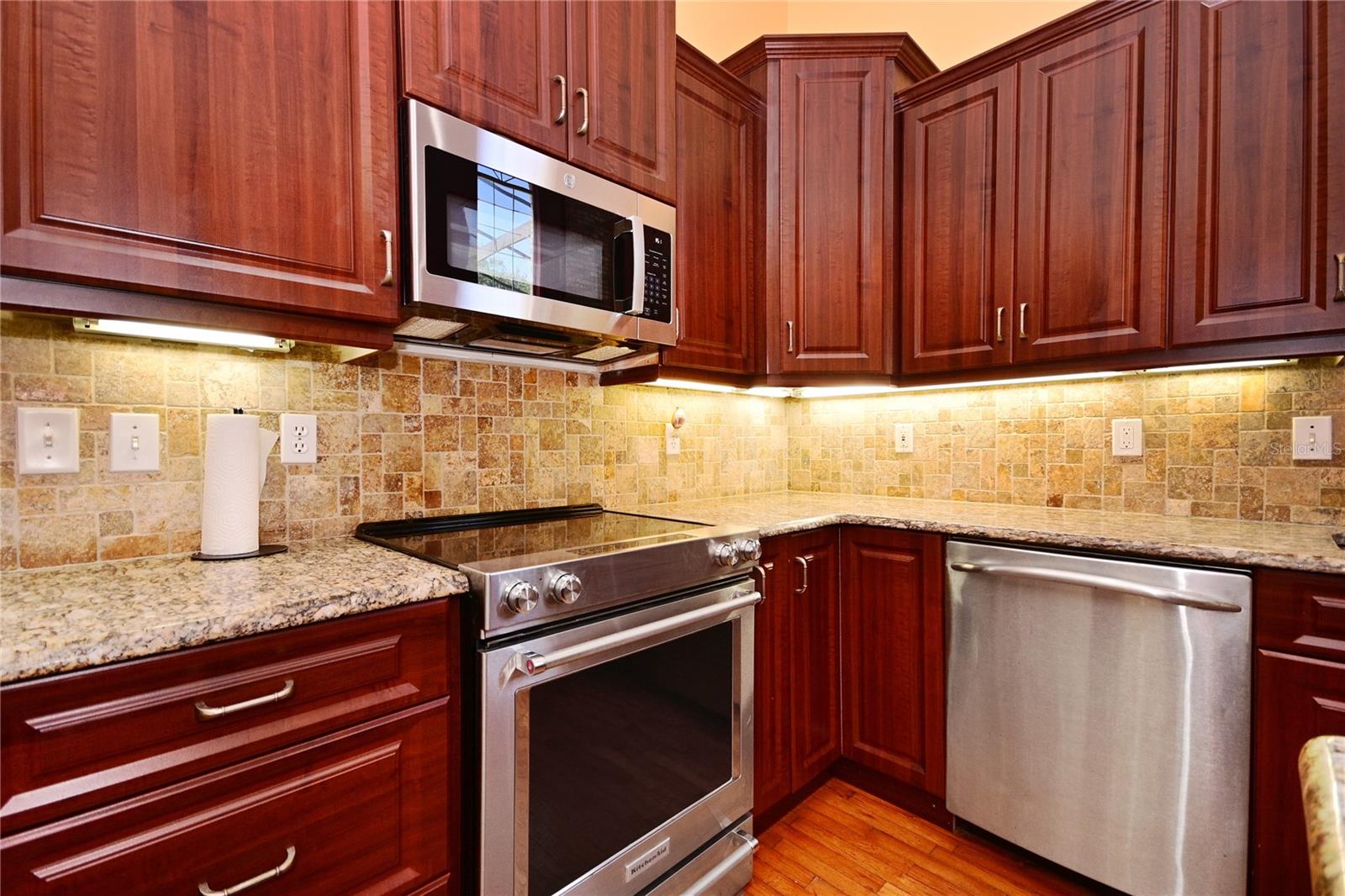 Image 19 of 57 For 682 Ferncliff Drive