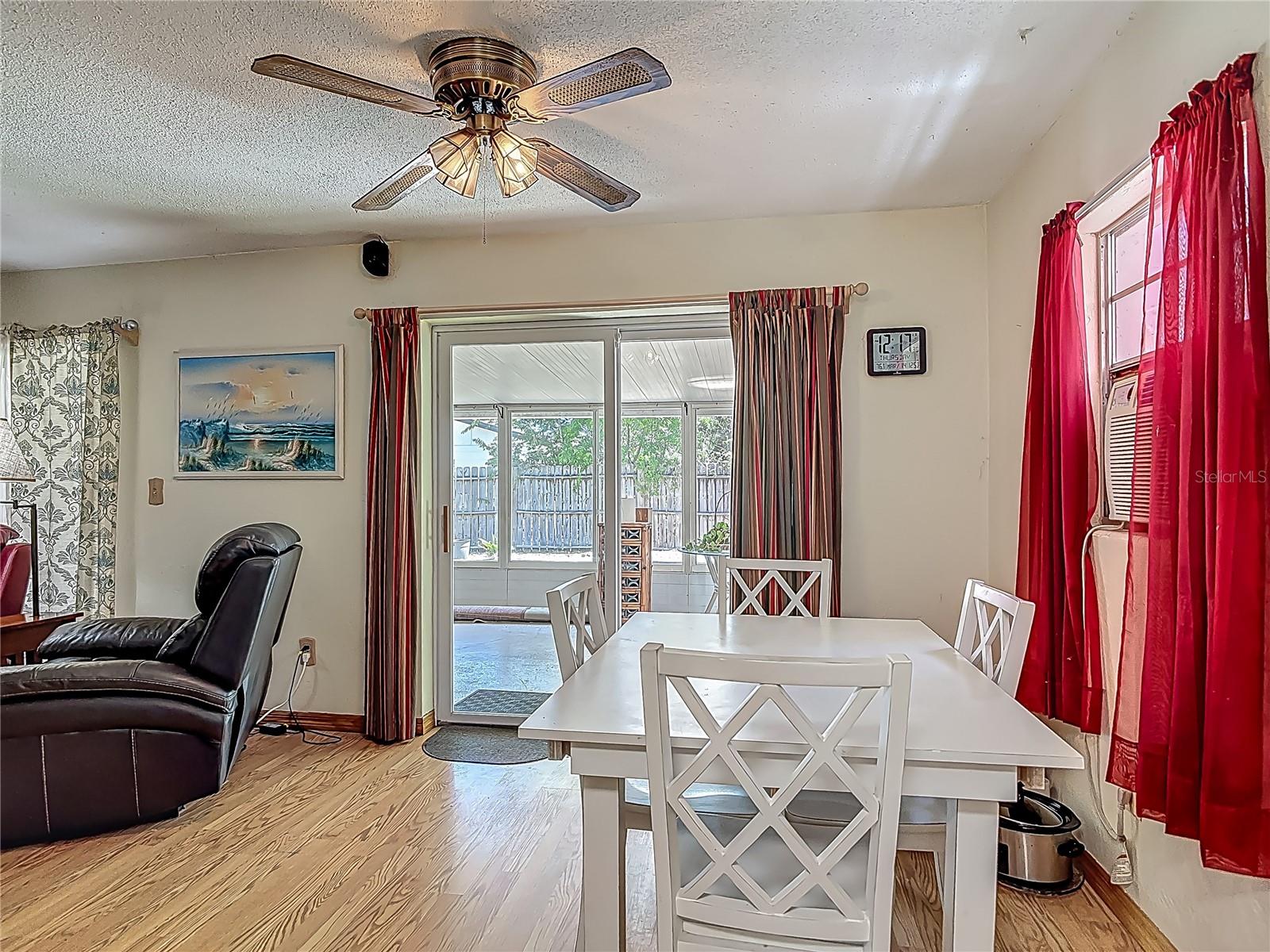 Image 7 of 32 For 830 Christy Drive