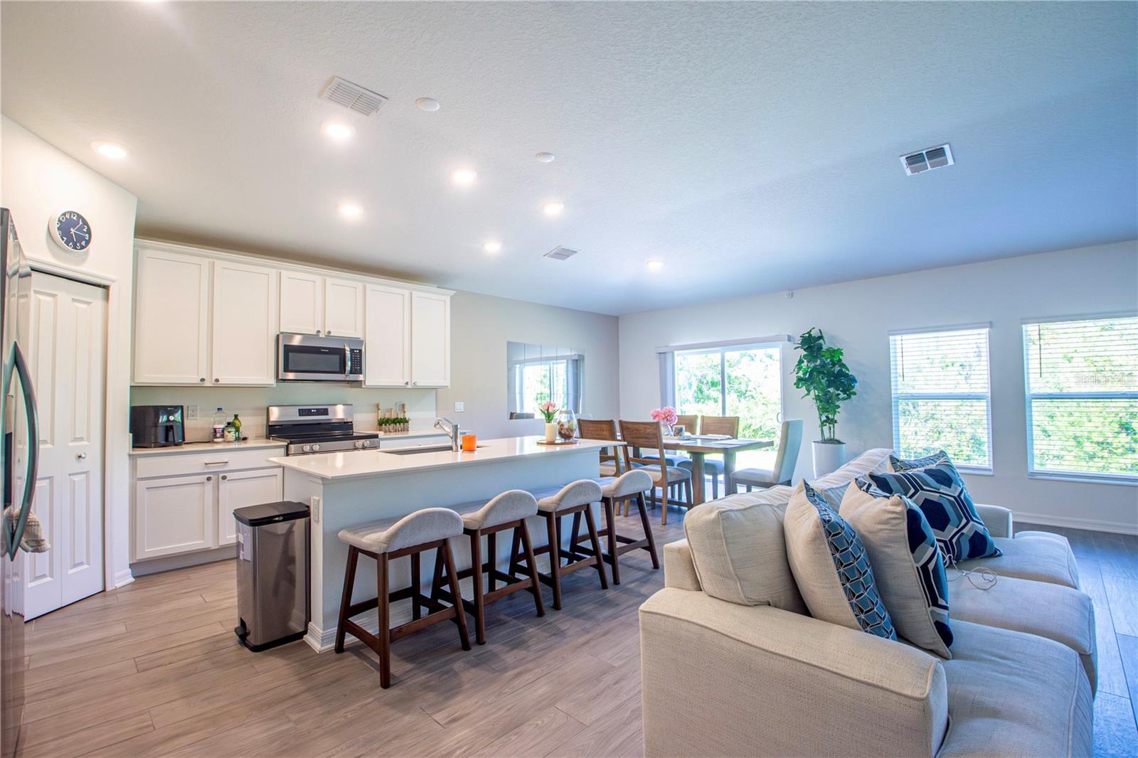 Image 6 of 33 For 3963 Willowbrook Drive