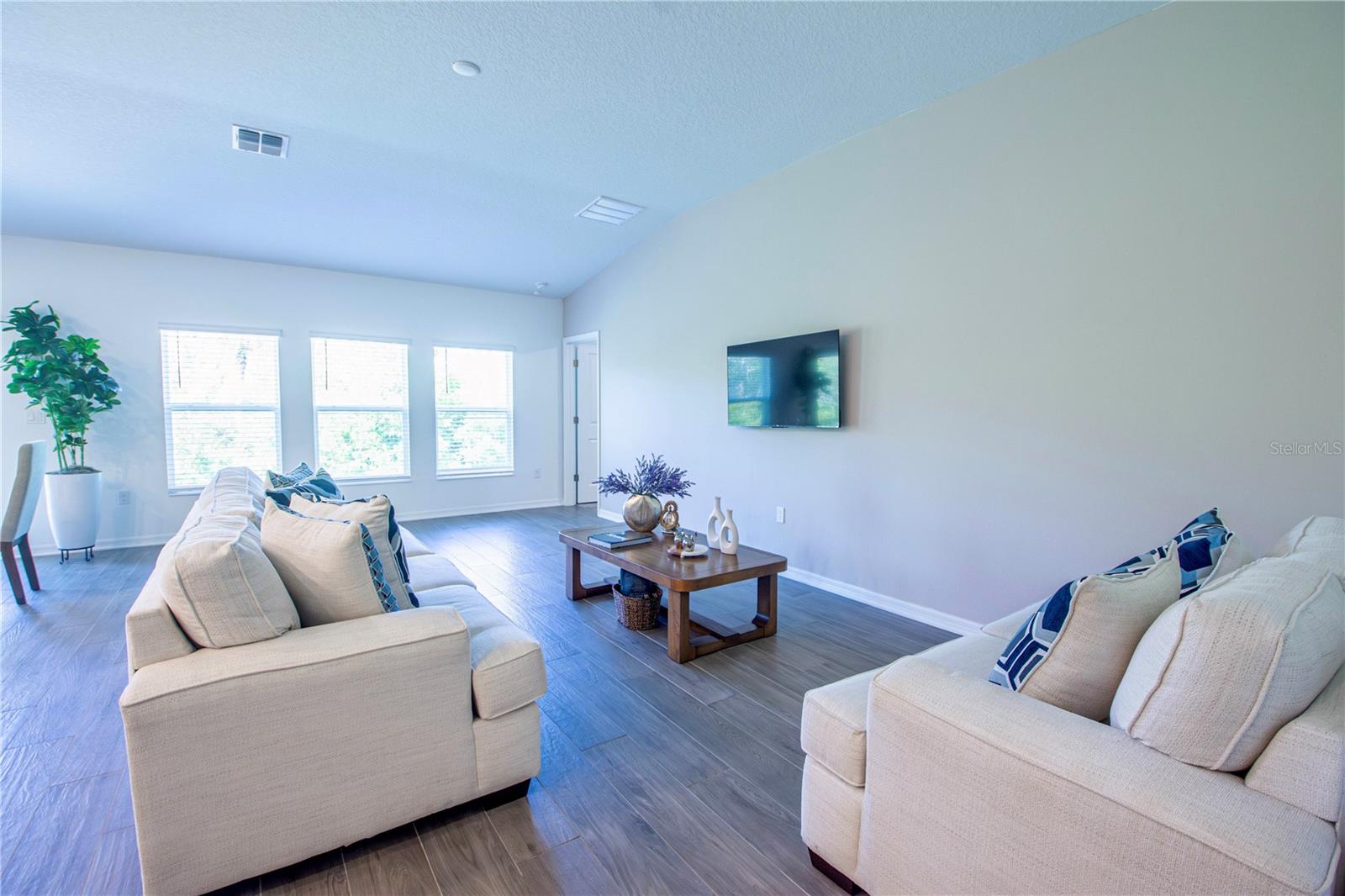 Image 8 of 33 For 3963 Willowbrook Drive
