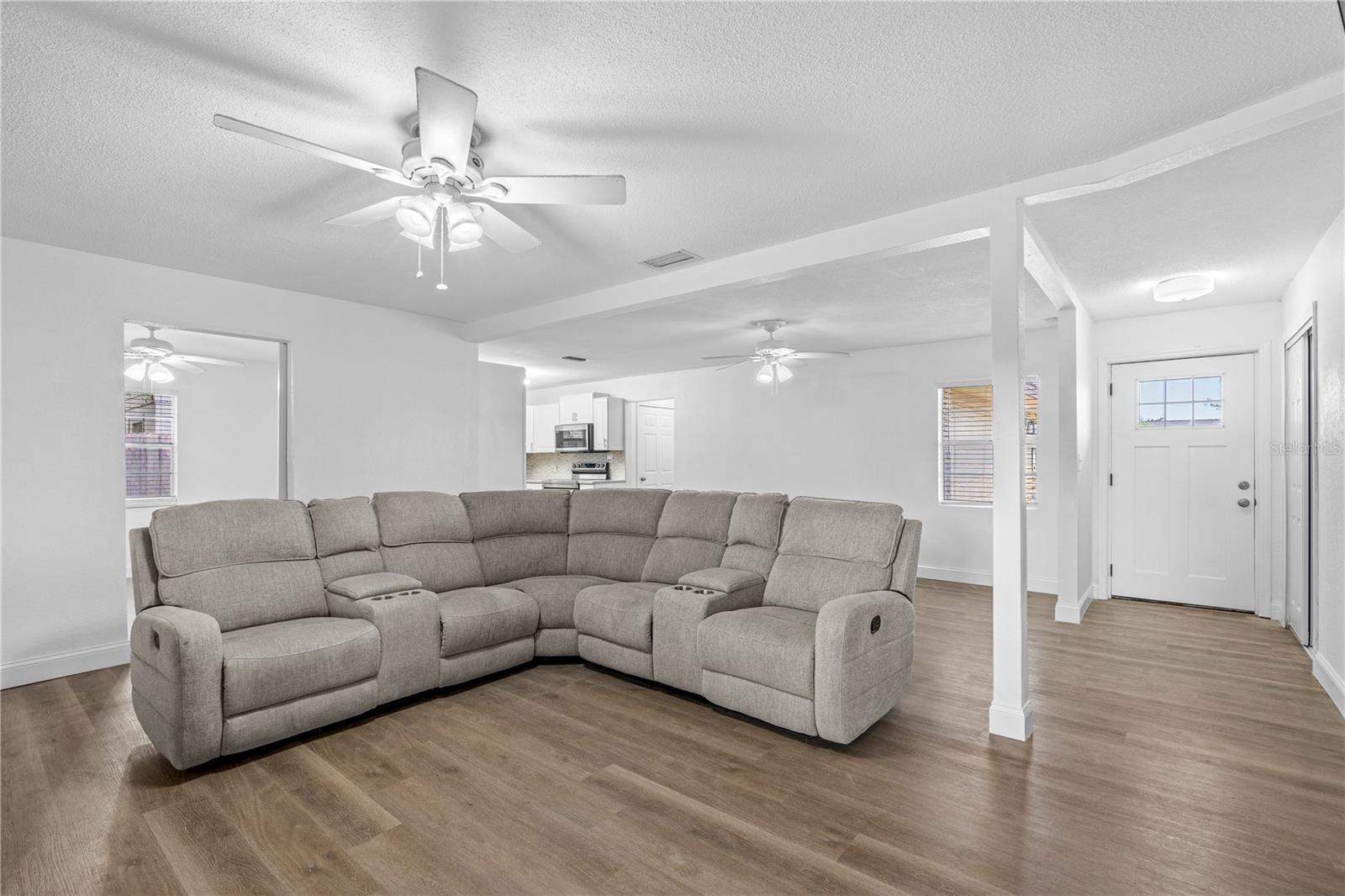 Image 10 of 39 For 3610 Donna Street