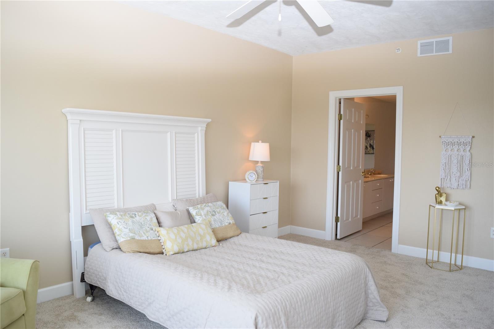 Image 22 of 35 For 426 Bouchelle Drive 401