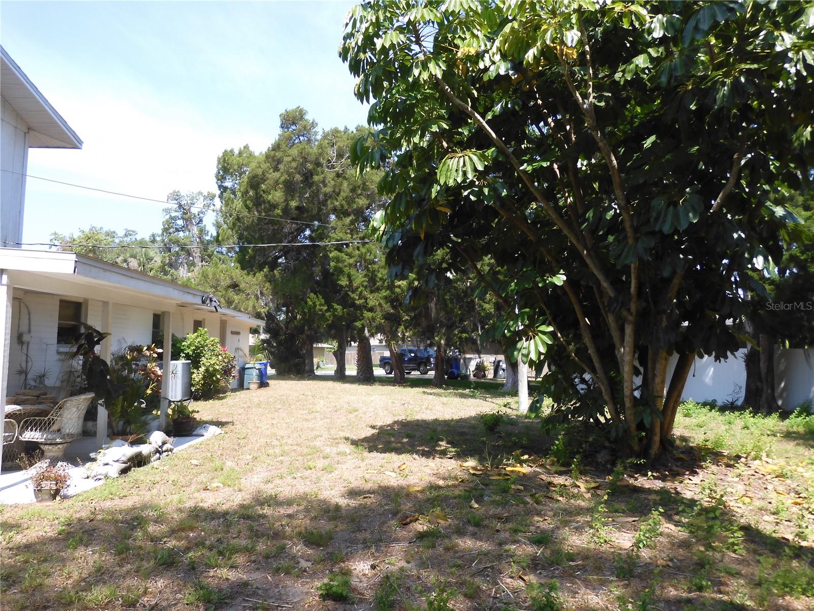 Image 15 of 54 For 1627 Umbrella Tree Drive