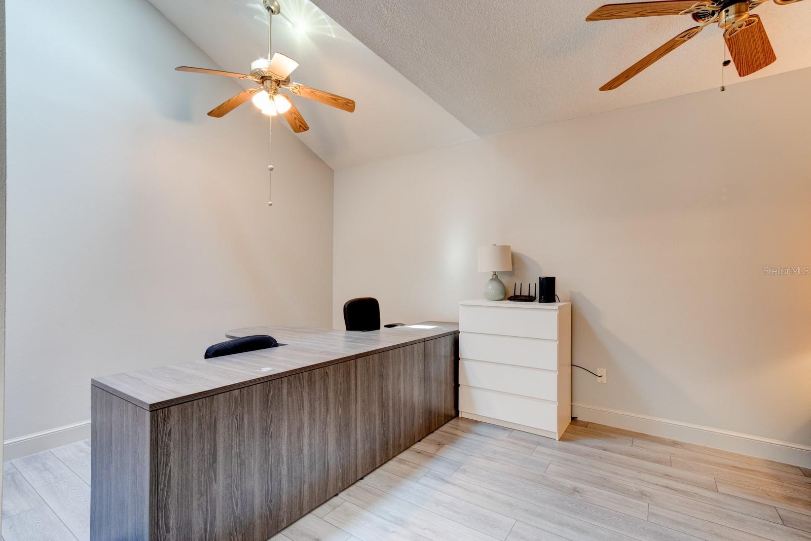Image 11 of 40 For 1903 Sprucewood Way