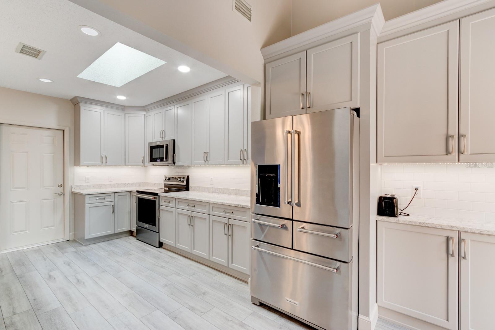 Image 13 of 40 For 1903 Sprucewood Way