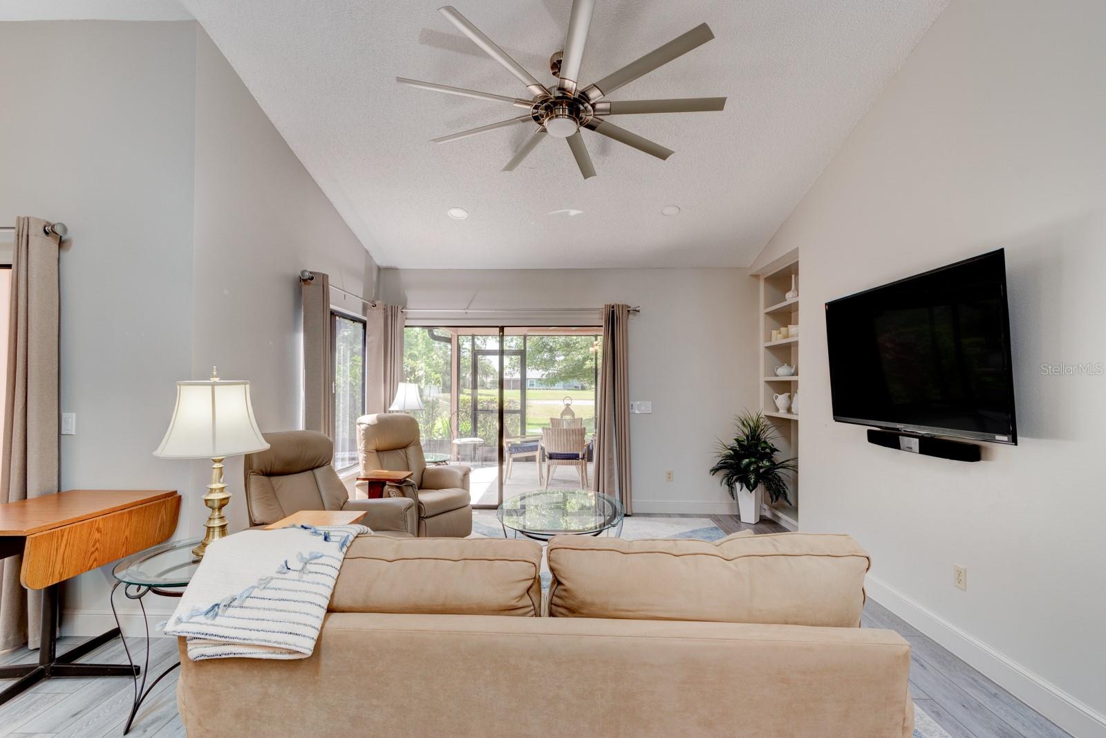 Image 18 of 40 For 1903 Sprucewood Way