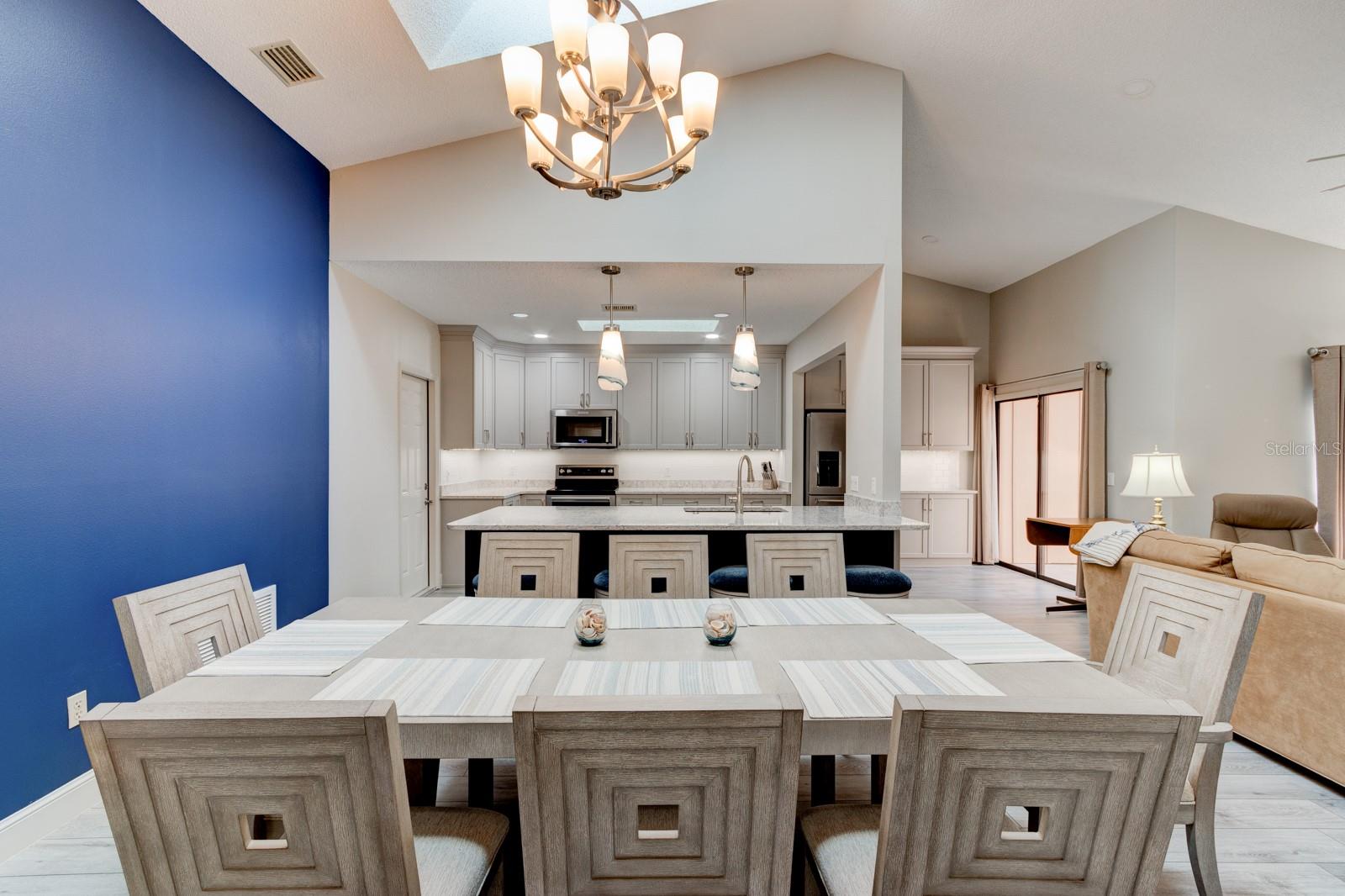 Image 3 of 40 For 1903 Sprucewood Way